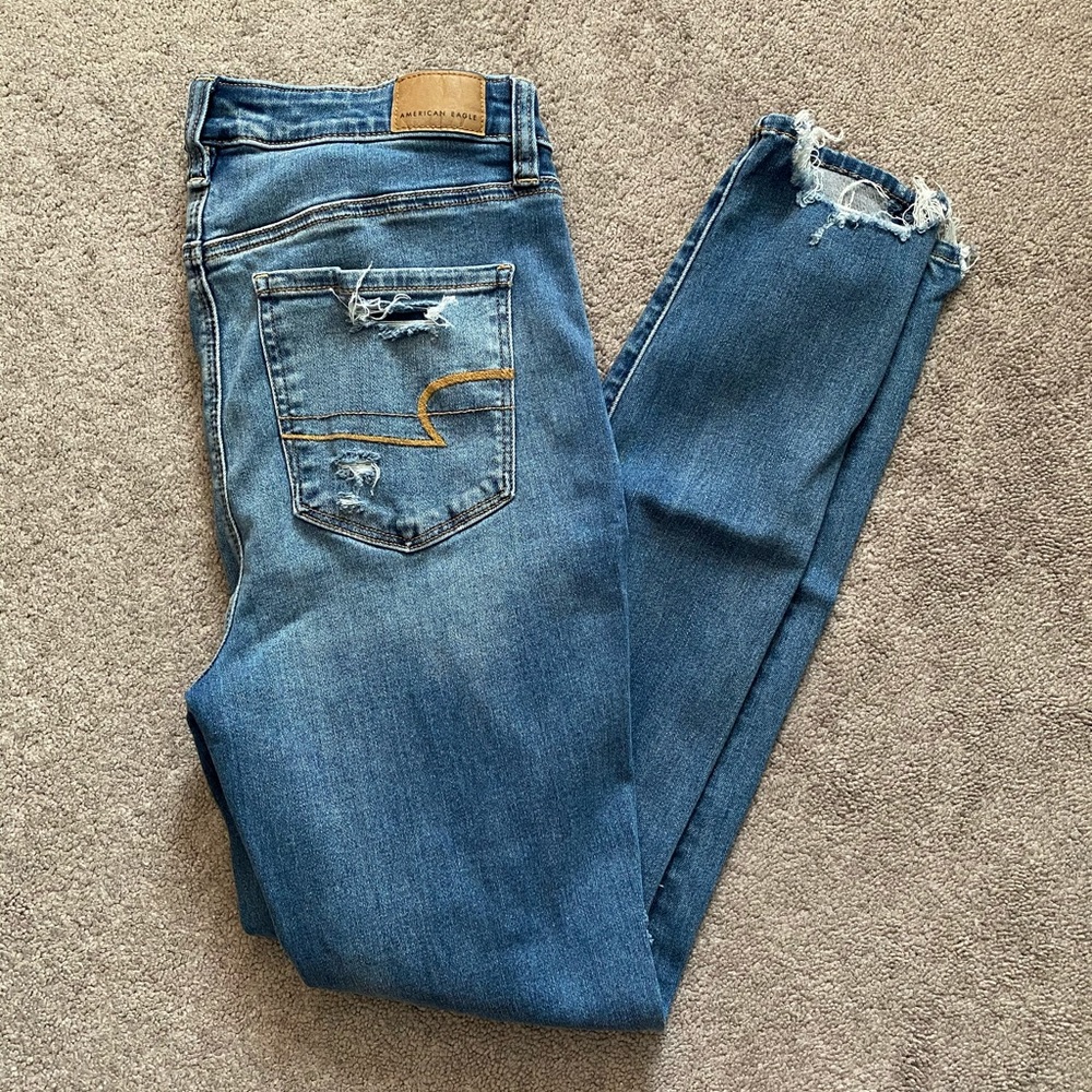 American Eagle Distressed Super Hi-Rise Jegging